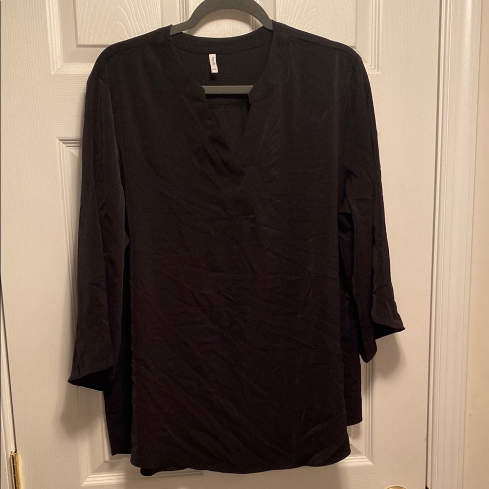 NWOT Anyally Black Blouse…size 2XL